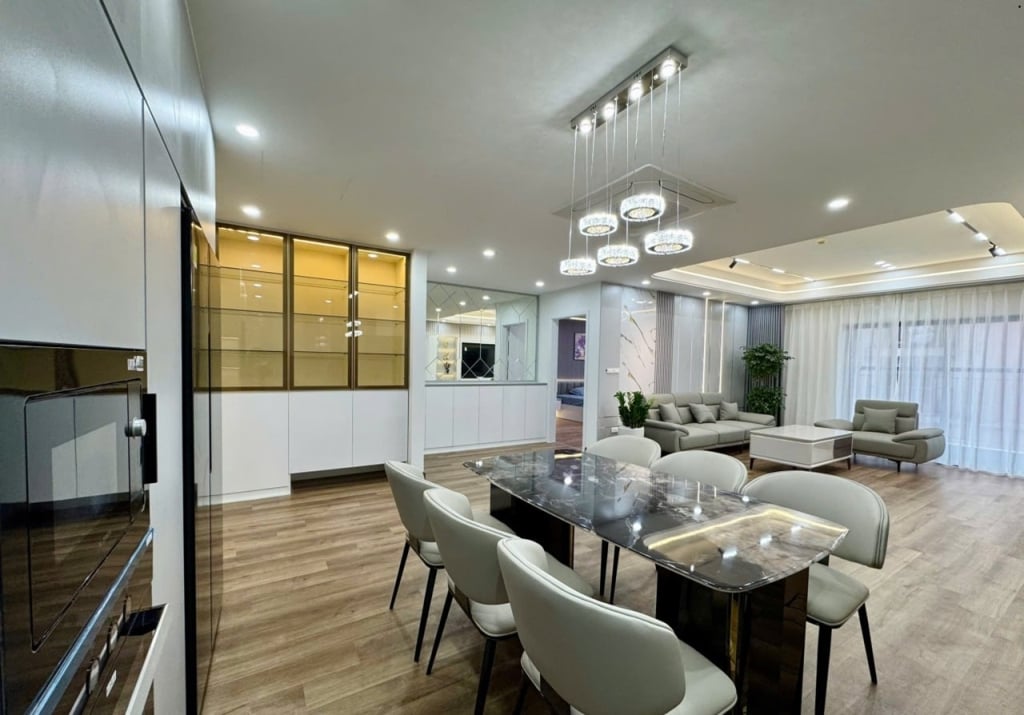 Bán gấp chung cư Goldmark City căn góc 136 Hồ Tùng Mậu, tầng trung đẹp, sổ đỏ sẵn sàng