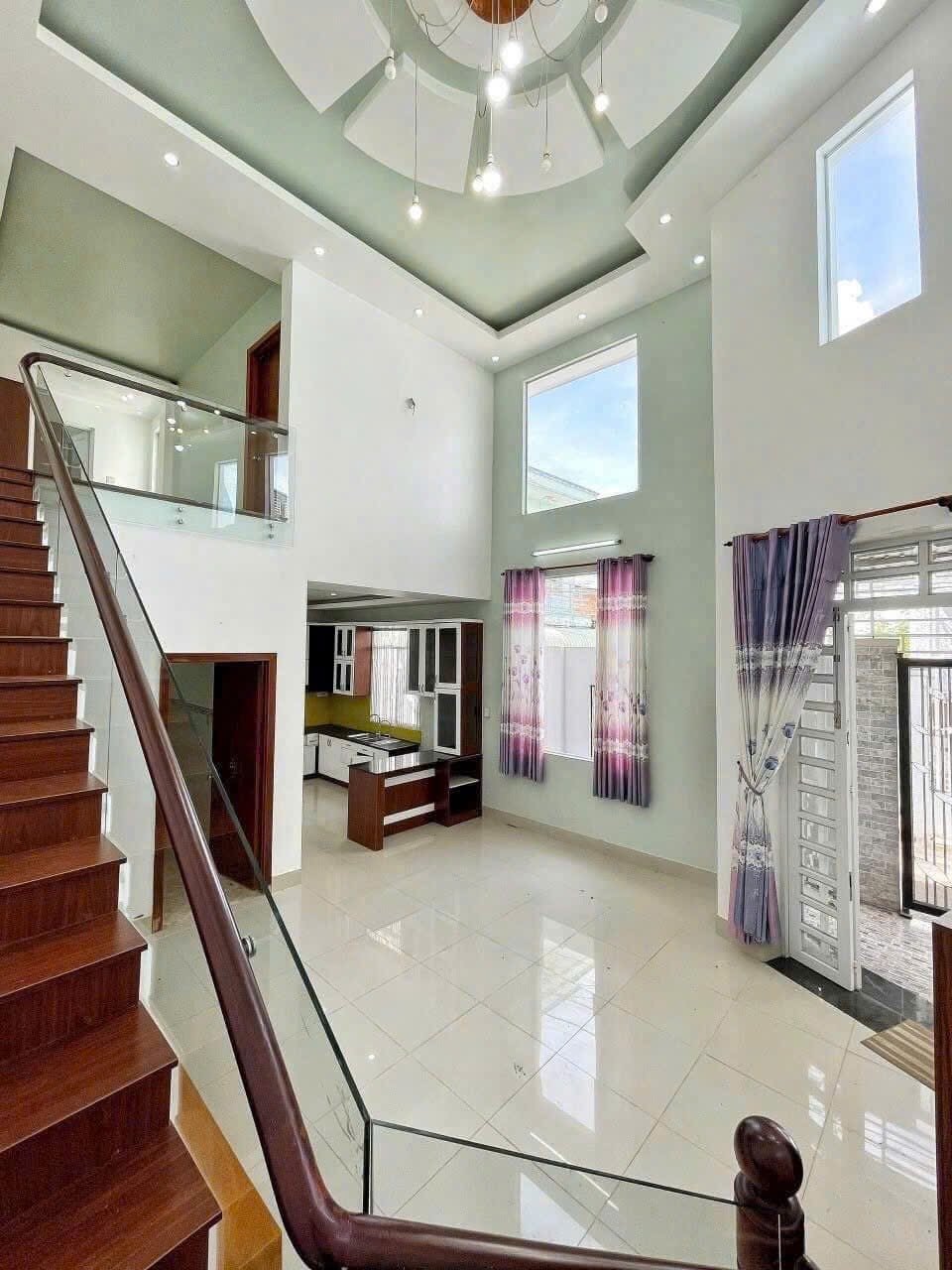 Cho thuê nhà 13x10m, hẻm Nguyễn Văn Cừ, Cần Thơ. 7.5 triệu/tháng, 2PN, 2WC, sân rộng, lộ xe tải