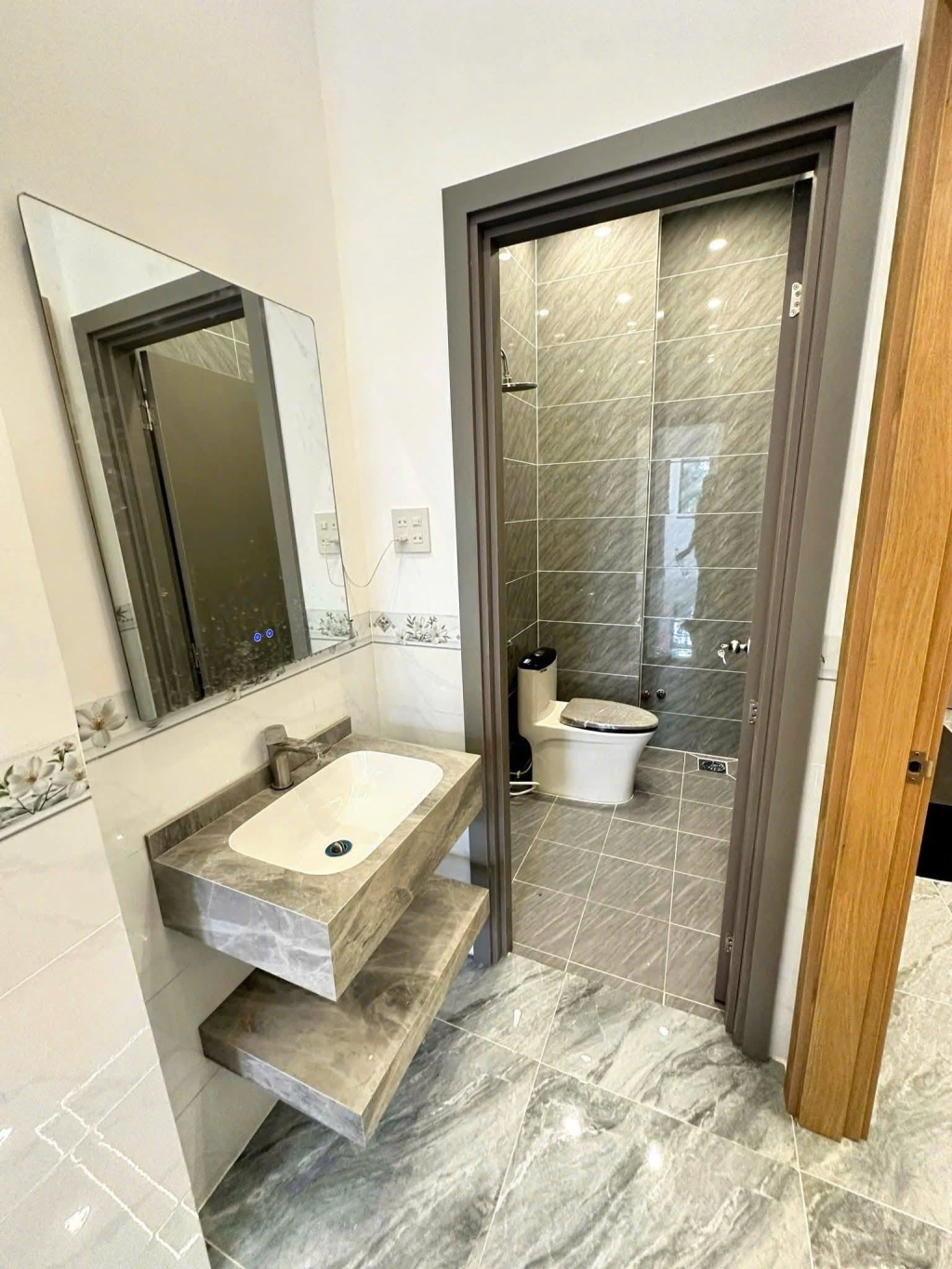 Giảm 250 Triệu: Nhà Trệt Lầu KDC Văn Hóa Tây Đô, Cần Thơ - Giá Mới 4 Tỷ, Tặng Full Nội Thất