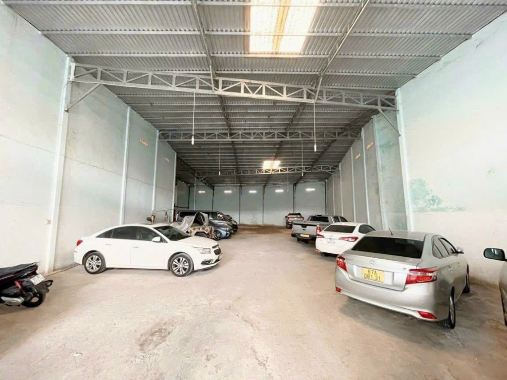 Cho thuê kho 620m2 nở hậu, vị trí đắc địa gần đường 30/4, giá 20 triệu/tháng