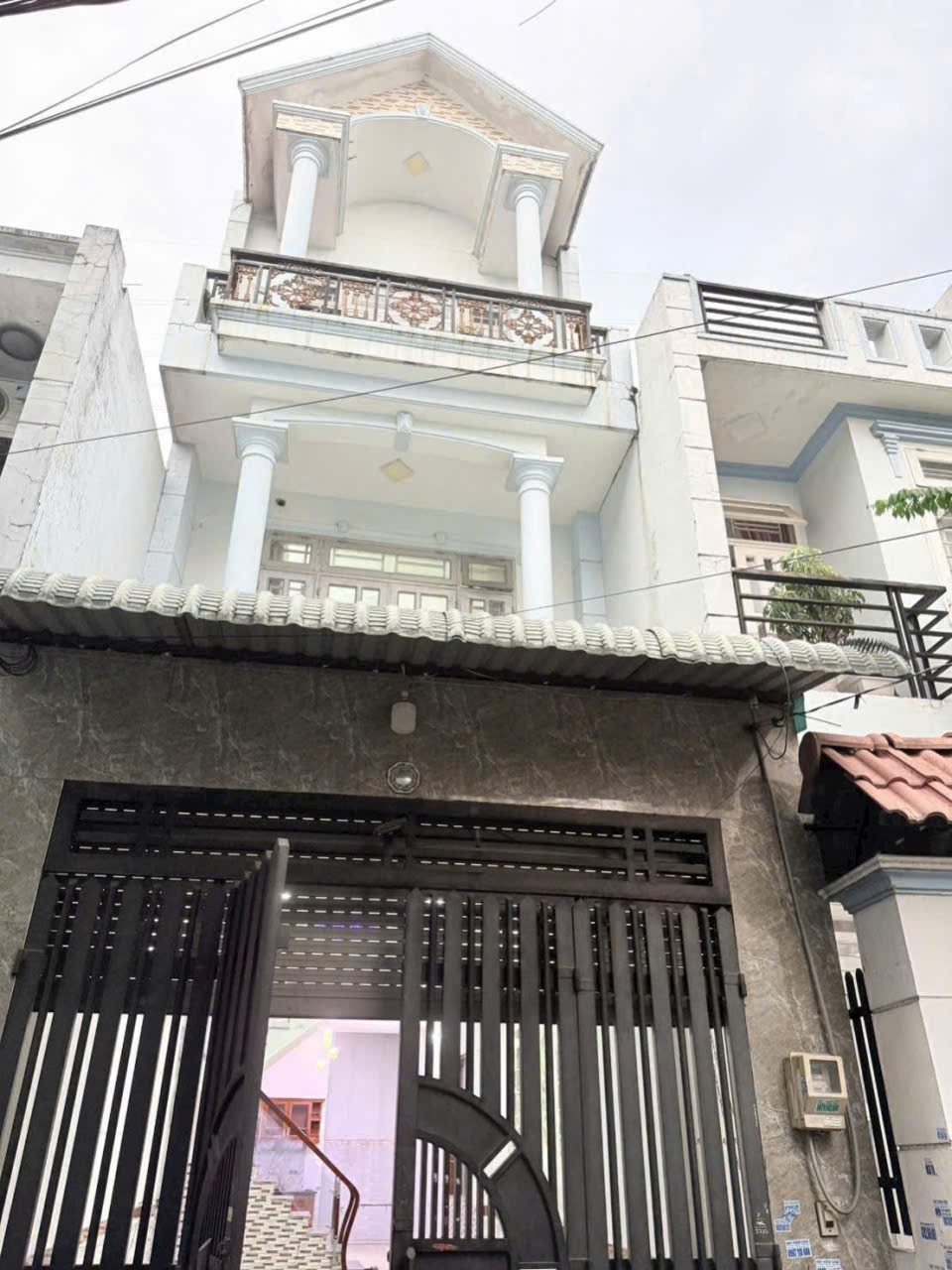 Cho thuê nhà 1 trệt 2 lầu 4x16m, 4PN, gần BV Q12, hẻm xe hơi